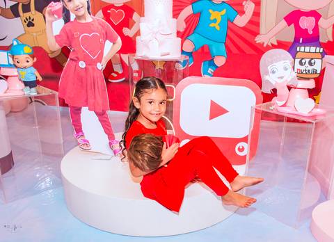 aniverdalaura_dolucasneto'