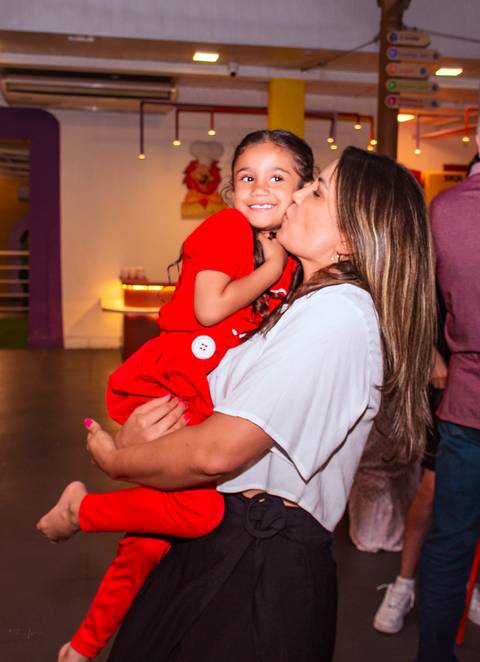 aniverdalaura_dolucasneto'