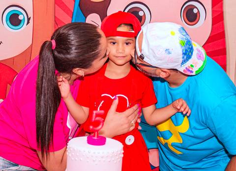 aniverdalaura_dolucasneto'