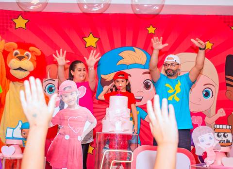 aniverdalaura_dolucasneto'