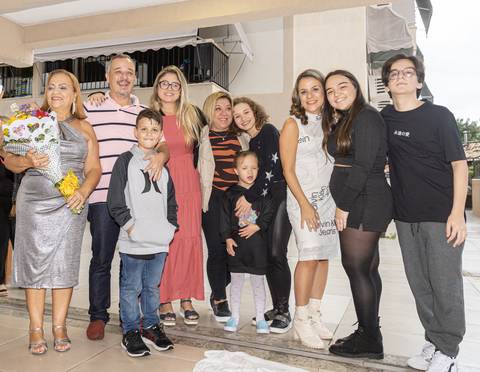 Fotografia de evento com família reunida'
