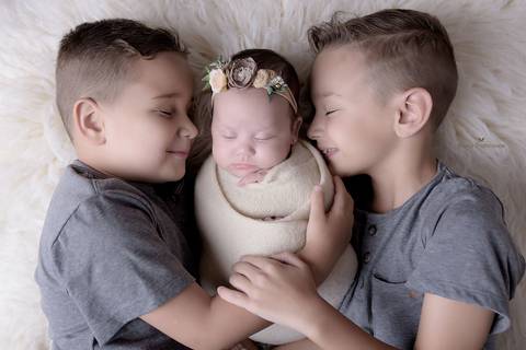 ensaio de newborn irmãos'
