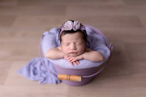 Bebê recém-nascido em ensaio fotográfico newborn em São Caetano do Sul'