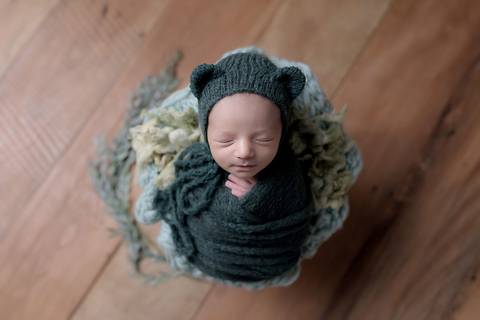 Bebê recém-nascido em ensaio newborn em São Caetano do Sul'
