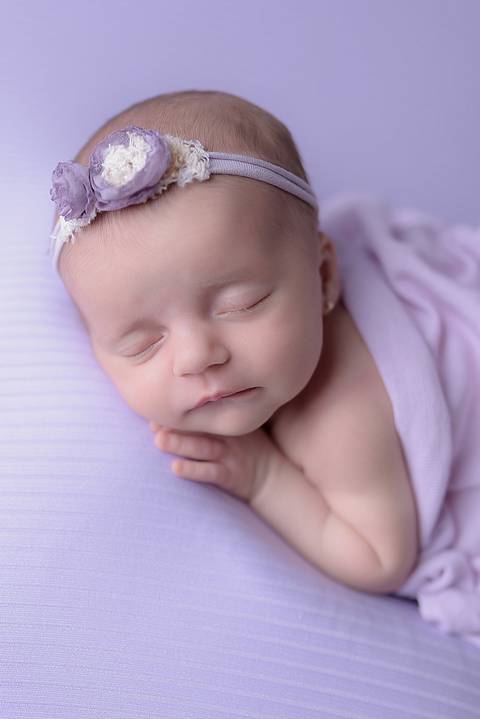 Fotógrafa newborn em Santo André registrando bebê nos primeiros dias de vida'