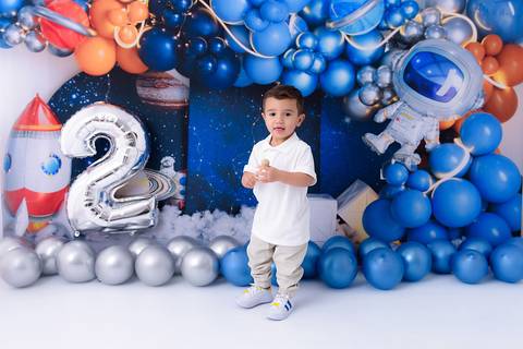 ensaio de menino 2 anos astronauta campestre'