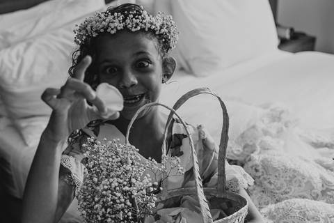 momento engraçado da filha da noiva'