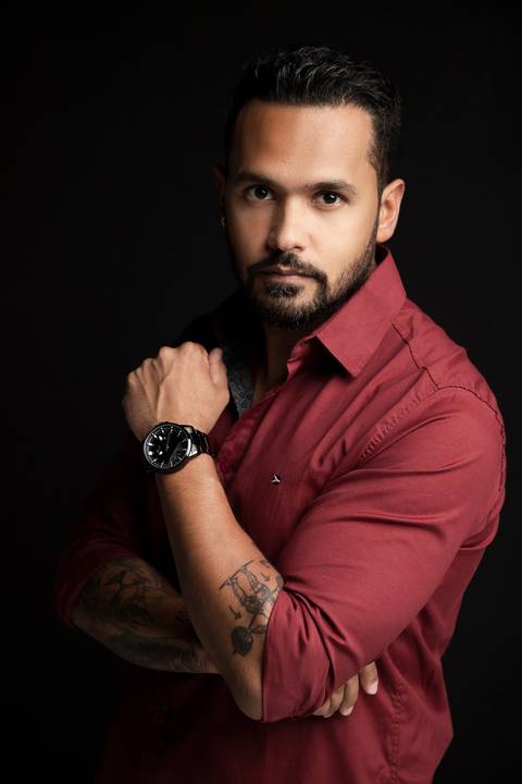 Retrato profissional Leonardo Loiola'