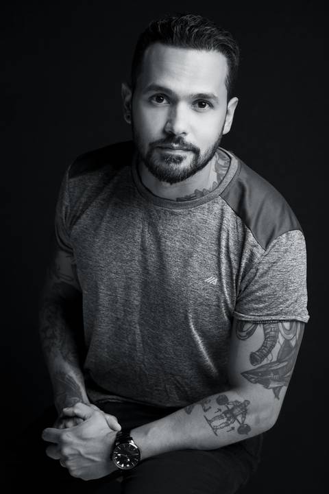 Retrato profissional Leonardo Loiola'