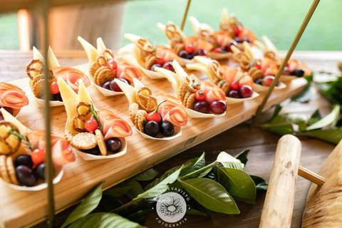 fotografo de casamento joinville paiol velho noiva noivo mini wedding making deise evaristo fotografia decoração mesa posta taboa de frios'