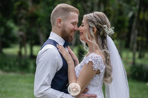 fotografo de casamento joinville paiol velho noiva noivo mini wedding noiva em casa deise evaristo fotografia ensaio casamento noivos externo campo'