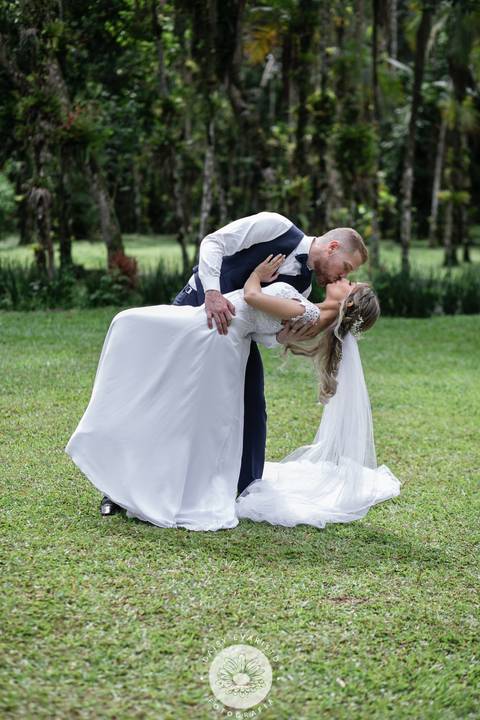 fotografo de casamento joinville paiol velho noiva noivo mini wedding noiva em casa deise evaristo fotografia ensaio casamento noivos externo campo'