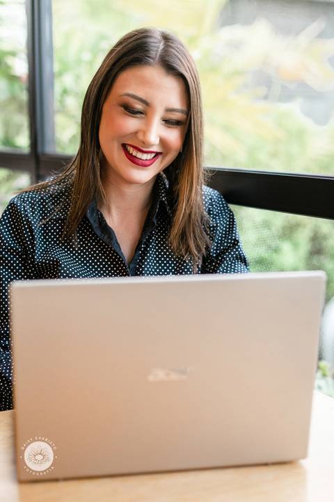 retrato corporativo perfil profissional psicologa linkedin redes sociais'