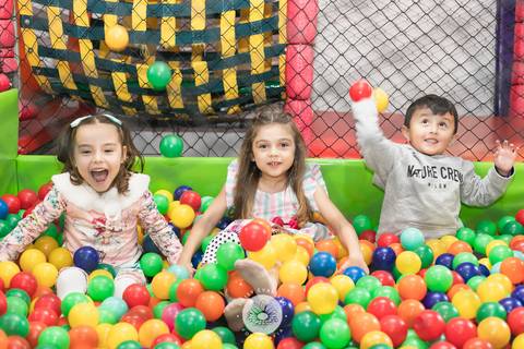 fotografo profissional aniversario joinville deise daisy dayse evaristo festere decoração lol alice 5 anos'