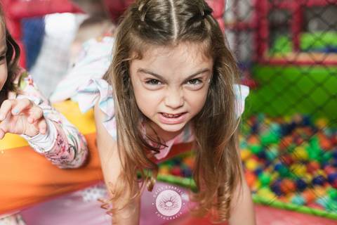 fotografo profissional aniversario joinville deise daisy dayse evaristo festere decoração lol alice 5 anos'