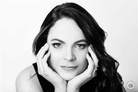 Mariana dermatologista joinville daisy evaristo retrato corporativo fotografia estudio fotos de perfil profissionais linkedin redes sociais perfil empreendedor'