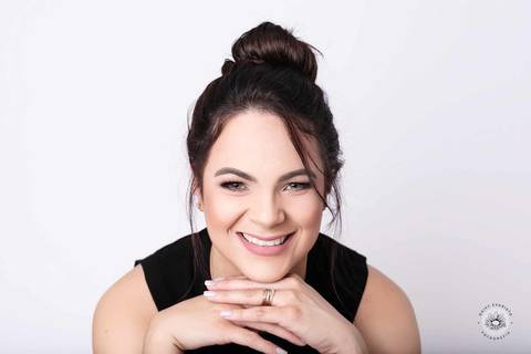 Mariana dermatologista joinville daisy evaristo retrato corporativo fotografia estudio fotos de perfil profissionais linkedin redes sociais perfil empreendedor'