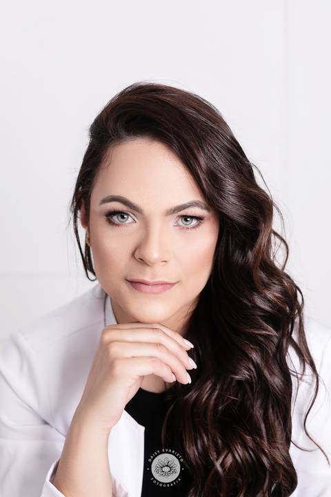 Mariana dermatologista joinville daisy evaristo fotografia estudio fotos de perfil profissionais linkedin redes sociais perfil empreendedor'