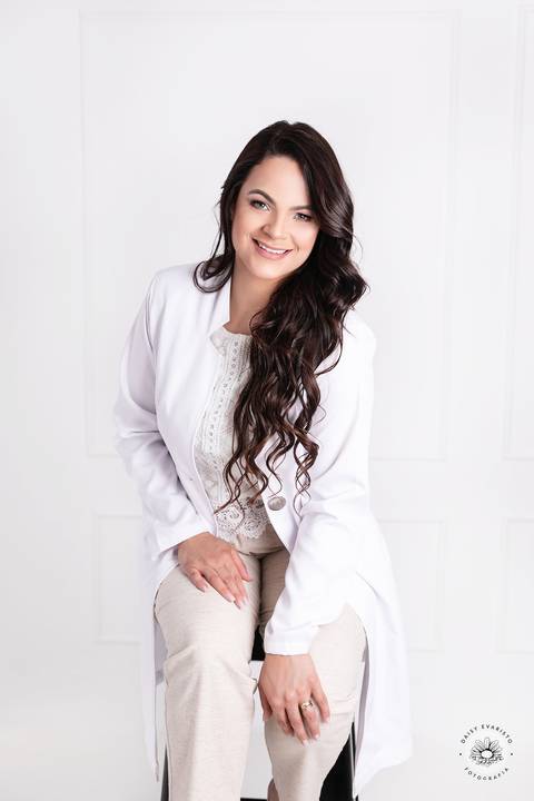 Mariana dermatologista joinville daisy evaristo fotografia estudio fotos de perfil profissionais linkedin redes sociais perfil empreendedor'