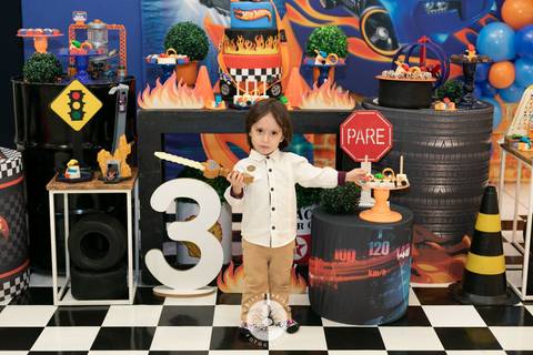 fotografo profissional em joinville aniversario infantil daisy evaristo apolo 3 anos com logo in festa buffet'
