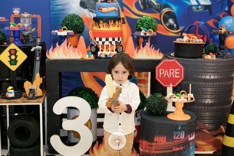 fotografo profissional em joinville aniversario infantil daisy evaristo apolo 3 anos com logo in festa buffet'