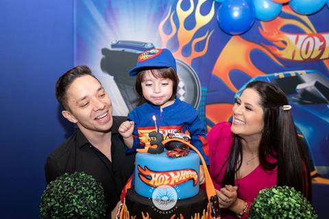 fotografo profissional em joinville aniversario infantil daisy evaristo apolo 3 anos com logo in festa buffet'