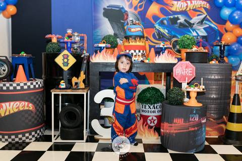 fotografo profissional em joinville aniversario infantil daisy evaristo apolo 3 anos com logo in festa buffet'