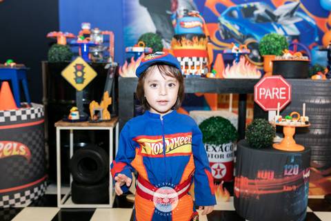 fotografo profissional em joinville aniversario infantil daisy evaristo apolo 3 anos com logo in festa buffet'