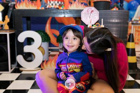 fotografo profissional em joinville aniversario infantil daisy evaristo apolo 3 anos com logo in festa buffet'