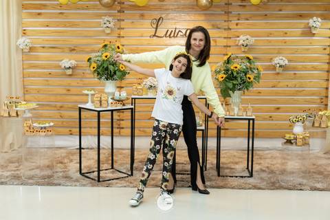 fotografo profissional aniversario  pinta e borda joinville decoração girassol luisa 11 anos'