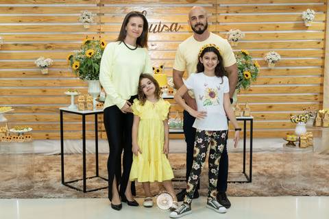 fotografo profissional aniversario  pinta e borda joinville decoração girassol luisa 11 anos'