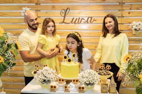 fotografo profissional aniversario  pinta e borda joinville decoração girassol luisa 11 anos'