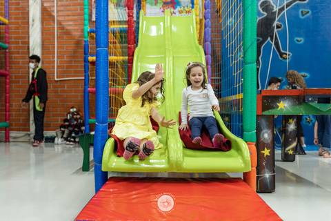 fotografo profissional aniversario  pinta e borda joinville decoração girassol luisa 11 anos'