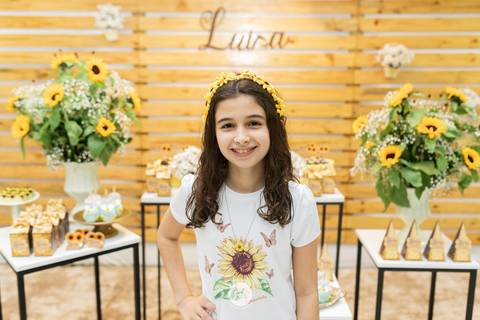 fotografo profissional aniversario  pinta e borda joinville decoração girassol luisa 11 anos'
