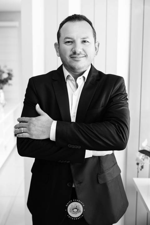 fotografo profissional joinville retrato corporativo perfil Quality Cesta Básica Joinville 092022 Retratos Corporativos Nayra e Chico'