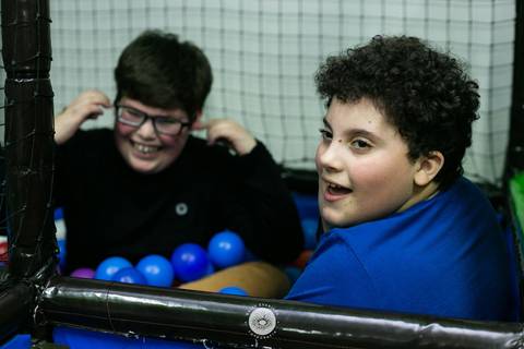 fotografo joinville, fotografo profissional, aniversario, fotografo de aniversario joinville, estudio de fotografia joinville, casa de festa carrossel festas, clara 8 anos'