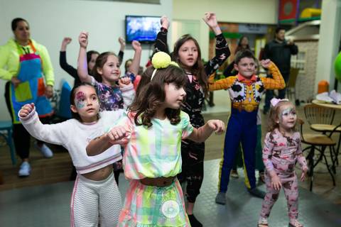 fotografo joinville, fotografo profissional, aniversario, fotografo de aniversario joinville, estudio de fotografia joinville, casa de festa carrossel festas, clara 8 anos'