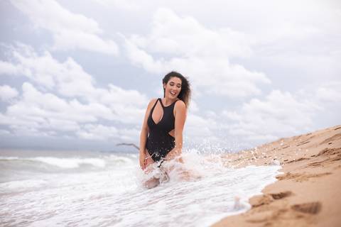 ensaio feminino daisy evaristo fotografia fotografo profissional praia protagonismo feminino joinville itapocu'