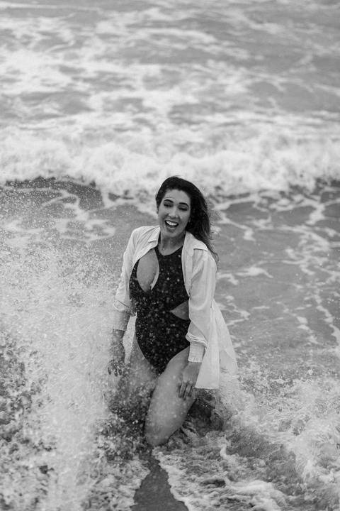 ensaio feminino daisy evaristo fotografia fotografo profissional praia protagonismo feminino joinville itapocu'