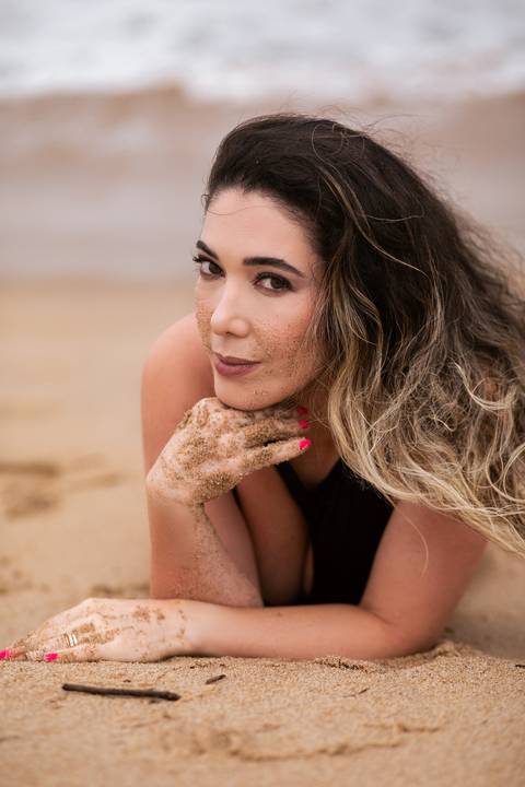 ensaio feminino daisy evaristo fotografia fotografo profissional praia protagonismo feminino joinville itapocu'