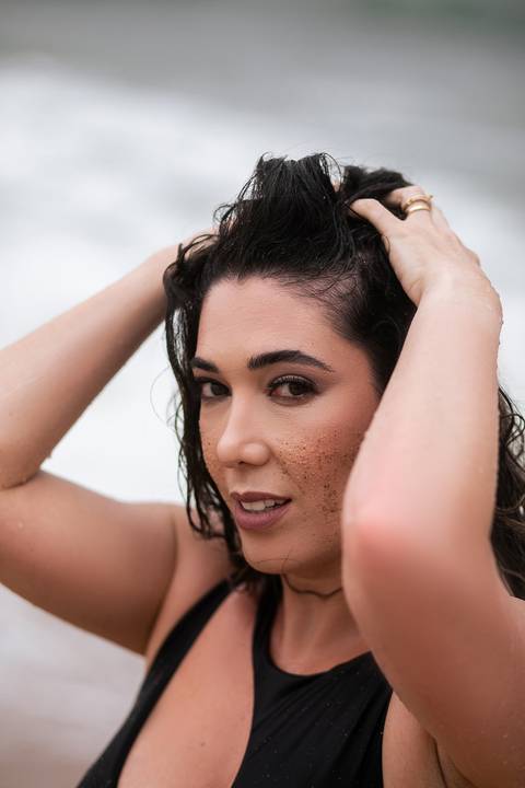 ensaio feminino daisy evaristo fotografia fotografo profissional praia protagonismo feminino joinville itapocu'