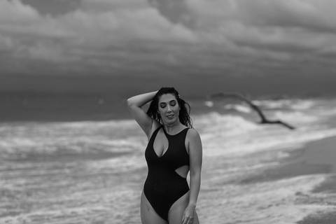 ensaio feminino daisy evaristo fotografia fotografo profissional praia protagonismo feminino joinville itapocu'