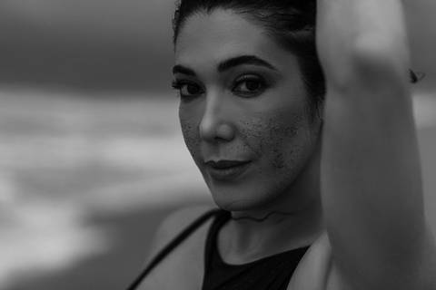 ensaio feminino daisy evaristo fotografia fotografo profissional praia protagonismo feminino joinville itapocu'