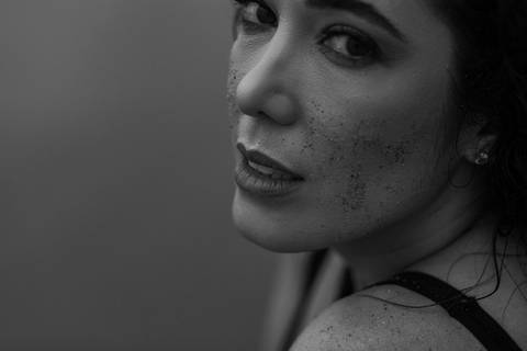 ensaio feminino daisy evaristo fotografia fotografo profissional praia protagonismo feminino joinville itapocu'