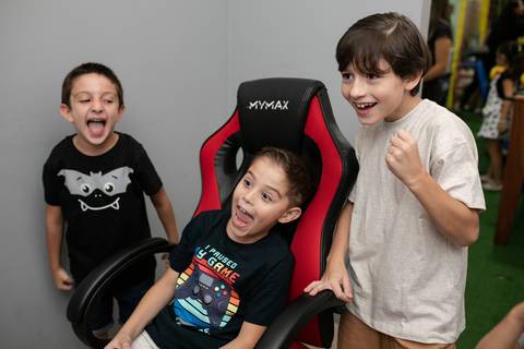 fotografa de aniversario joinville realeza festas kids decoração video game'