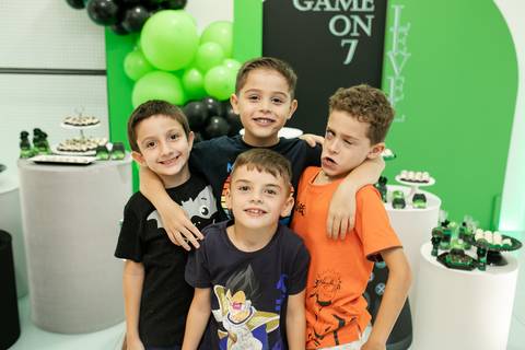 fotografa de aniversario joinville realeza festas kids decoração video game'