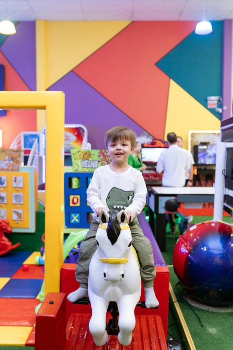 fotografo joinville, fotografo profissional, aniversario, fotografo de aniversario joinville, estudio de fotografia joinville, casa de festa festere joinville, in festa buffet joinville, Djennyfer Kock, Theodore 3 anos, dino baby'