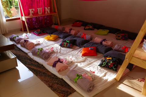 fotografo joinville, fotografo profissional, aniversario, fotografo de aniversario joinville, estudio de fotografia joinville, aniversario em casa, festa do pijama neon, festa afetiva'