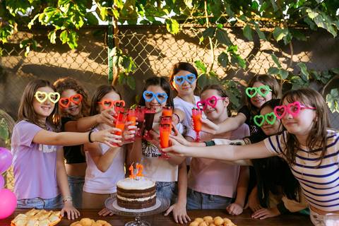 fotografo joinville, fotografo profissional, aniversario, fotografo de aniversario joinville, estudio de fotografia joinville, aniversario em casa, festa do pijama neon, festa afetiva'