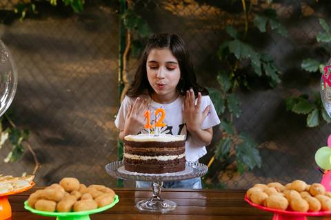 fotografo joinville, fotografo profissional, aniversario, fotografo de aniversario joinville, estudio de fotografia joinville, aniversario em casa, festa do pijama neon, festa afetiva'